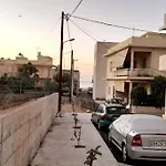 Nymph Of The Sun By The דירה *