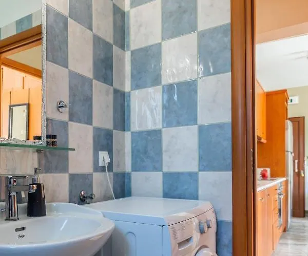 Nymph Of The Sun By The Διαμέρισμα *